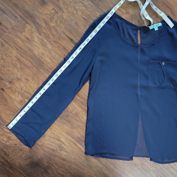 Boutique Style Navy Sheer Long or Quarter Sleeve Size Small Open Back Blouse Top - Picture 10 of 11